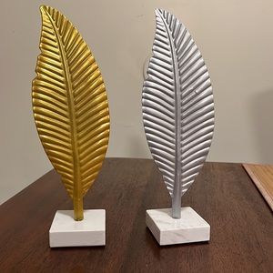 Set of 2 single leafs